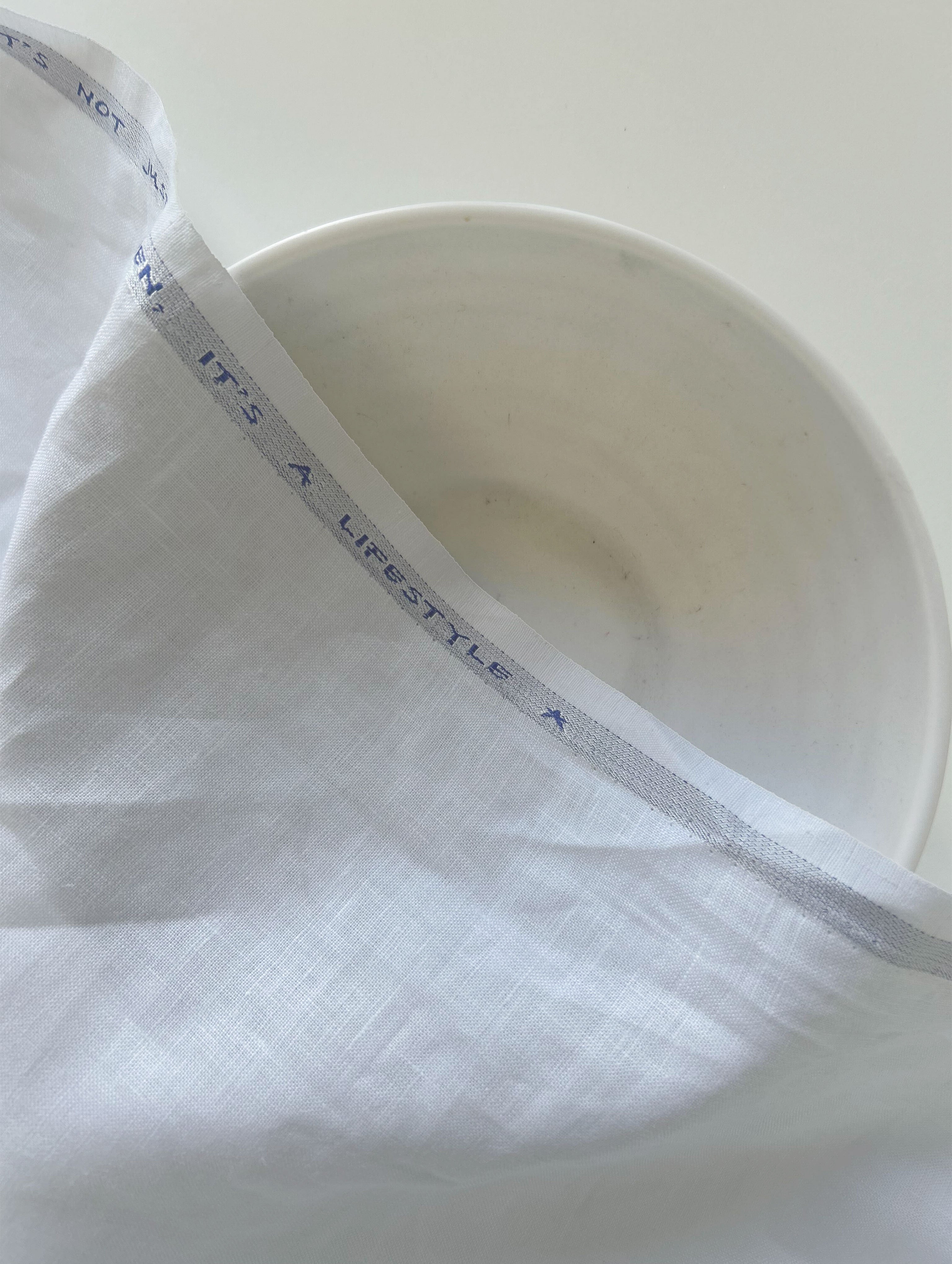 44 Lea Suiting Linen Fabric 58"